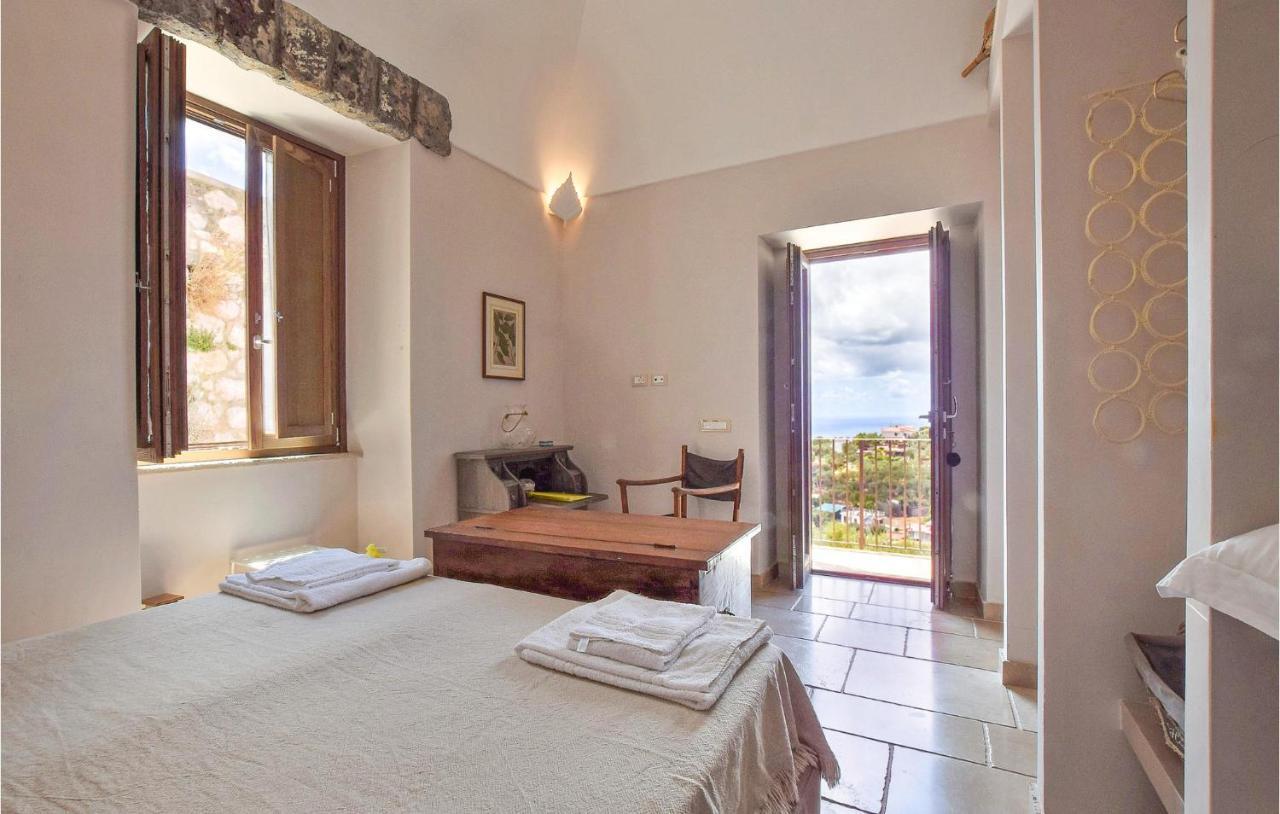 Cozy Apartment In Massa Lubrense Exterior foto